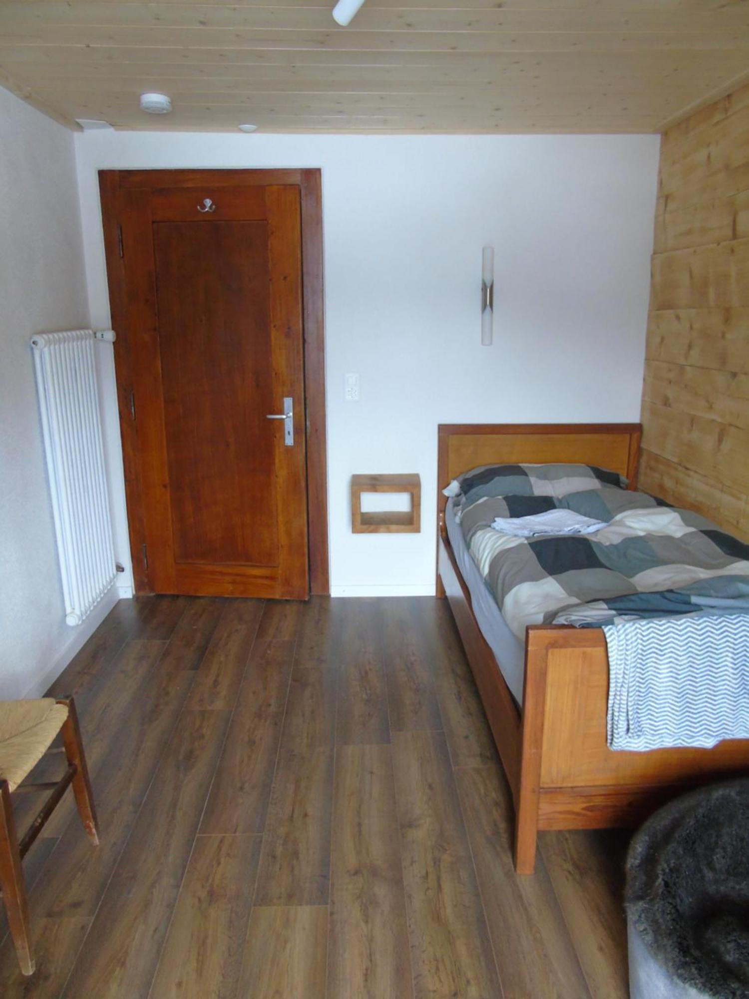 Room'S Chez Beni Grächen Δωμάτιο φωτογραφία